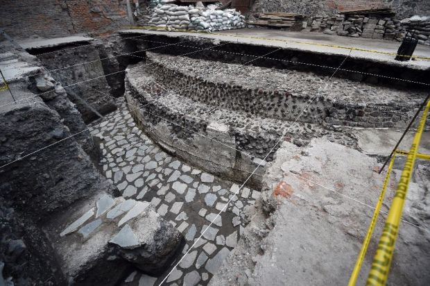 View of the archaeological site of the ancient Aztec temple of Ehecatl-Quetzalcoatl and ritual ball game recently discovered in downtown Mexico City on June 7, 2017 (AFP Photo/ALFREDO ESTRELLA)